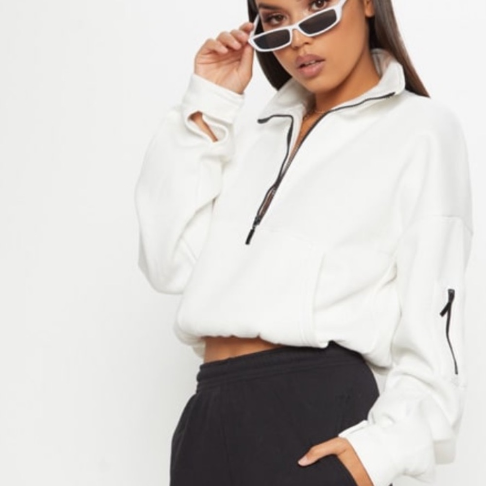 NWT PrettyLittleThing Cropped Sweatshirt